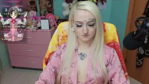 Manuela online show from June 3, 4:37 am
