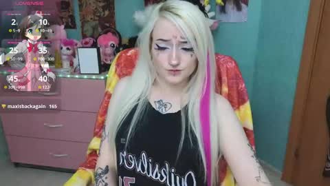 Manuela online show from June 7, 3:38 pm