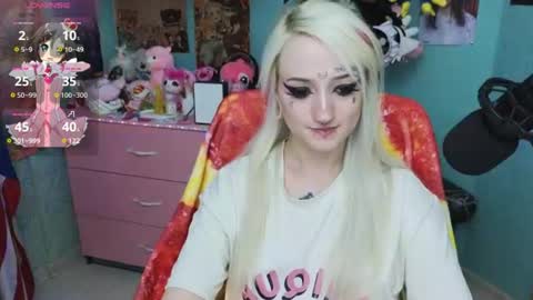 Manuela online show from June 10, 9:03 pm