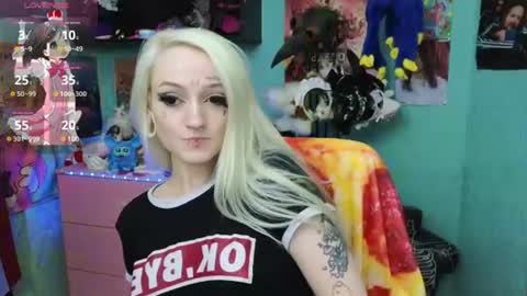 Manuela online show from July 3, 8:37 pm