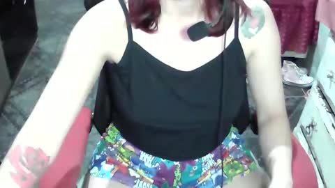 Snapshot of manuescarlate13 chatting on October 27, 2:04 am Manu Escarlate online show from October 27, 2:04 am