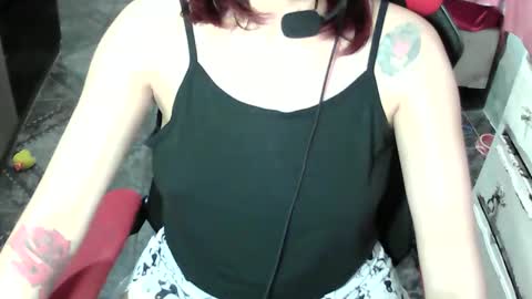 Snapshot of manuescarlate13 chatting on November 6, 5:19 am Manu Escarlate online show from November 6, 5:19 am