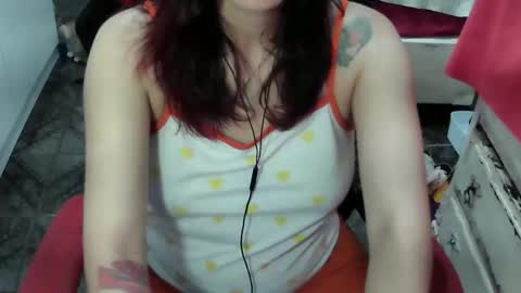 Manu Escarlate online show from April 16, 1:50 am