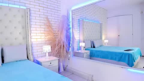 mara_winters_ online show from February 20, 12:49 pm