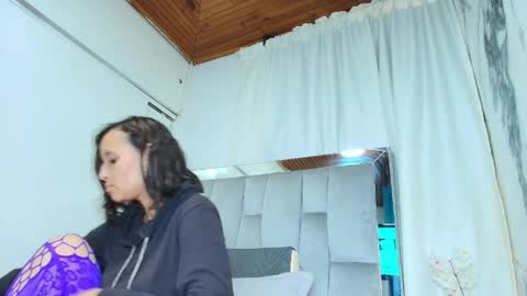 maraa_x online show from April 28, 11:48 am