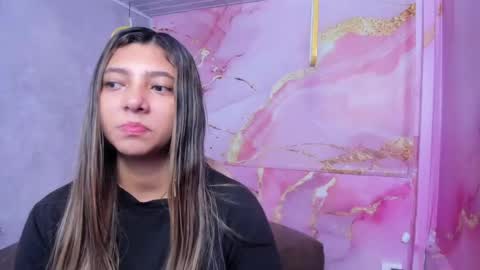 Snapshot of maraluna_ chatting on April 25, 1:41 pm Maraluna online show from April 25, 1:41 pm