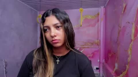 Snapshot of maraluna_ chatting on July 16, 12:22 pm Maraluna online show from July 16, 12:22 pm