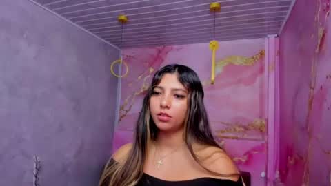 maraluna__ online show from July 5, 1:07 pm
