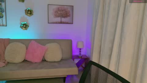 Snapshot of maravelvett chatting on April 23, 12:40 pm Mara online show from April 23, 12:40 pm