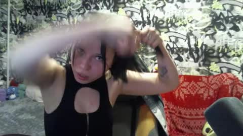 marble_kitten online show from December 21, 8:43 am