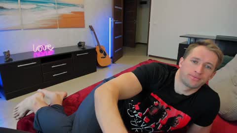 Snapshot of marc105100 chatting on February 1, 1:30 pm alex marvelxx online show from February 1, 1:30 pm