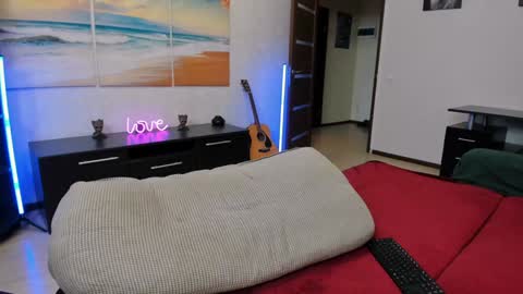 Snapshot of marc105100 chatting on February 7, 8:01 am alex marvelxx online show from February 7, 8:01 am