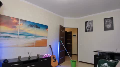 Snapshot of marc105100 chatting on February 8, 4:47 pm alex marvelxx online show from February 8, 4:47 pm