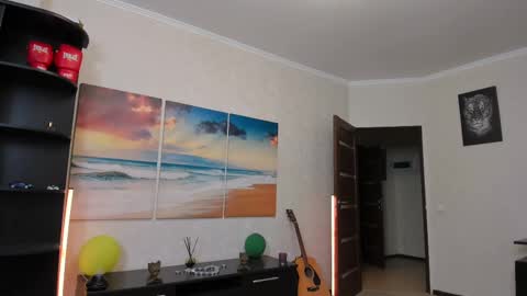 Snapshot of marc105100 chatting on February 20, 7:30 pm alex marvelxx online show from February 20, 7:30 pm