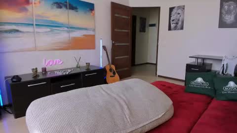 Snapshot of marc105100 chatting on March 7, 7:52 am alex marvelxx online show from March 7, 7:52 am