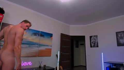 Snapshot of marc105100 chatting on March 12, 5:13 am alex marvelxx online show from March 12, 5:13 am