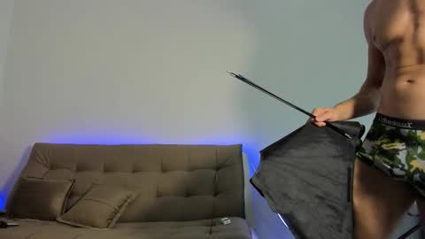 Snapshot of marc105100 chatting on October 29, 10:06 am alex marvelxx online show from October 29, 10:06 am