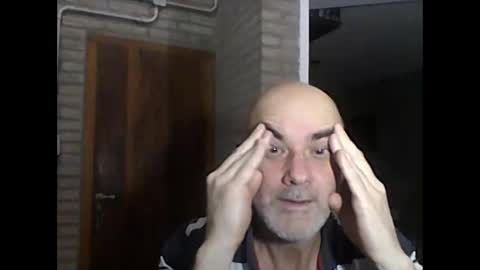 Snapshot of marcekir chatting on December 28, 2:54 am marcekir online show from December 28, 2:54 am