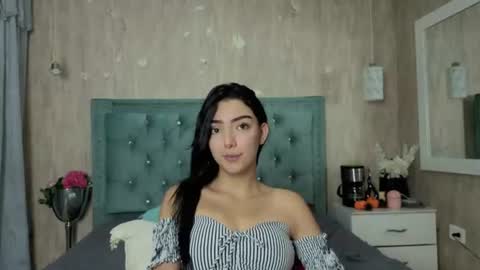 Snapshot of marcelaa_fox chatting on June 11, 9:13 pm Marcela online show from June 11, 9:13 pm