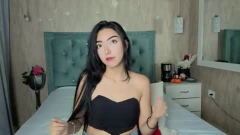 Snapshot of marcelaa_fox chatting on June 18, 8:13 pm Marcela online show from June 18, 8:13 pm