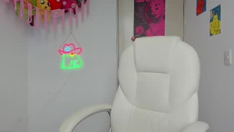 Snapshot of marcelinegh chatting on June 3, 2:33 pm Marceline online show from June 3, 2:33 pm