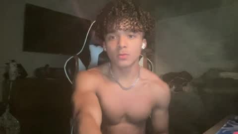 Snapshot of marcellorey chatting on July 12, 7:32 am poyzennus online show from July 12, 7:32 am
