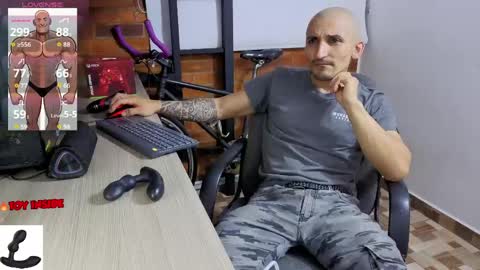 Snapshot of marckmuscle chatting on April 19, 4:01 am Marck Independent model online show from April 19, 4:01 am