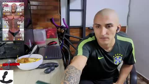 Snapshot of marckmuscle chatting on April 23, 2:02 am Marck Independent model online show from April 23, 2:02 am