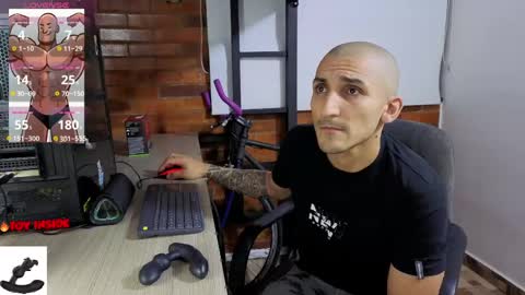 Snapshot of marckmuscle chatting on April 26, 3:48 am Marck Independent model online show from April 26, 3:48 am