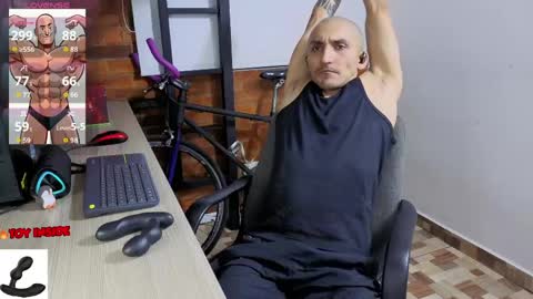Snapshot of marckmuscle chatting on April 28, 1:37 am Marck Independent model online show from April 28, 1:37 am