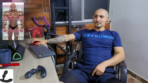 Snapshot of marckmuscle chatting on May 21, 11:23 pm Marck Independent model online show from May 21, 11:23 pm