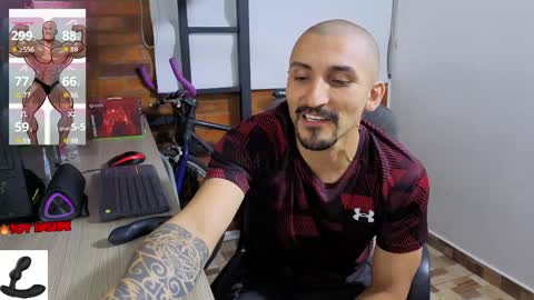 Snapshot of marckmuscle chatting on June 4, 1:55 am Marck Independent model online show from June 4, 1:55 am