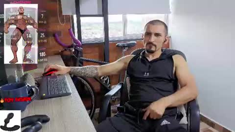 Snapshot of marckmuscle chatting on June 11, 10:52 pm Marck Independent model online show from June 11, 10:52 pm