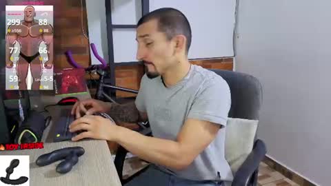 Snapshot of marckmuscle chatting on June 22, 4:20 am Marck Independent model online show from June 22, 4:20 am