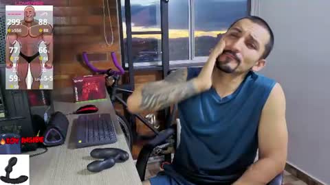 Snapshot of marckmuscle chatting on June 24, 11:26 pm Marck Independent model online show from June 24, 11:26 pm