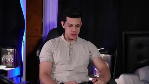 Snapshot of marcosullivan_ chatting on July 17, 11:31 pm Marco Sullivan online show from July 17, 11:31 pm