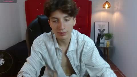 Snapshot of marcoviolet chatting on June 1, 7:37 pm marcoviolet online show from June 1, 7:37 pm