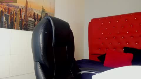 Snapshot of marcoviolet chatting on June 7, 11:25 am marcoviolet online show from June 7, 11:25 am
