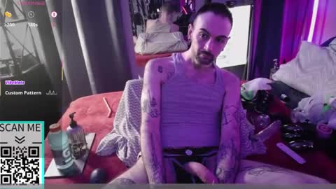 Snapshot of marctheslut chatting on March 5, 8:32 am marctheslut online show from March 5, 8:32 am