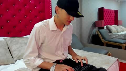 Snapshot of marcus_cartter chatting on February 14, 12:24 pm marcus_cartter online show from February 14, 12:24 pm