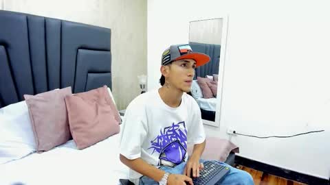 Snapshot of marcus_cartter chatting on February 21, 12:17 pm marcus_cartter online show from February 21, 12:17 pm