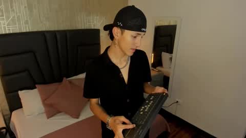 Snapshot of marcus_cartter chatting on March 7, 1:19 pm marcus_cartter online show from March 7, 1:19 pm