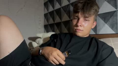 Snapshot of marcus_euphoria_ chatting on June 20, 6:33 pm Call me Marcus online show from June 20, 6:33 pm
