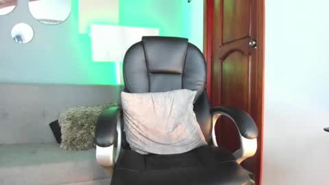 Marcus Jax1 online show from December 7, 4:09 am