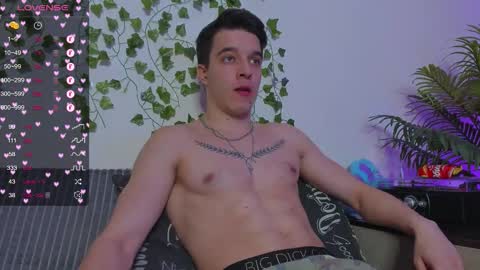 Snapshot of marcus_kelly chatting on March 30, 7:04 pm Marcus online show from March 30, 7:04 pm