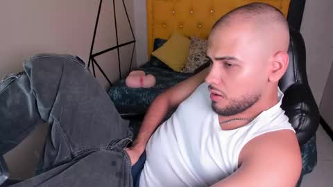 marcus_soler online show from March 3, 2:23 pm