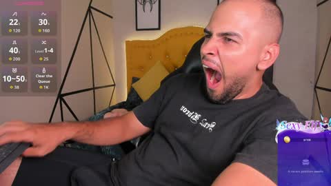 Snapshot of marcus_soler chatting on April 10, 2:00 pm marcus_soler online show from April 10, 2:00 pm