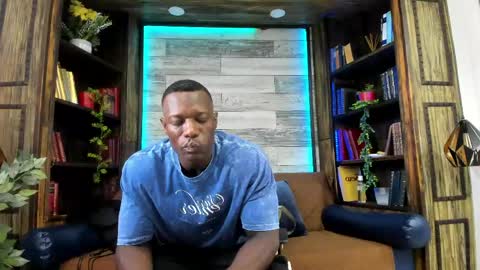 Snapshot of marcusblack_ chatting on April 24, 2:41 pm Marcusssss online show from April 24, 2:41 pm