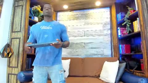 Snapshot of marcusblack_ chatting on July 13, 2:31 pm Marcusssss online show from July 13, 2:31 pm