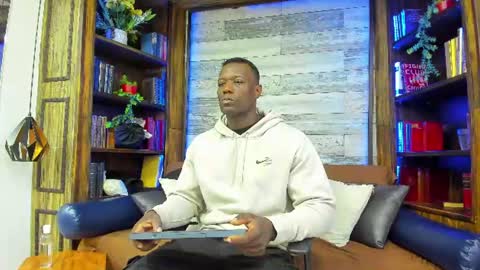 Snapshot of marcusblack_ chatting on July 14, 12:11 pm Marcusssss online show from July 14, 12:11 pm